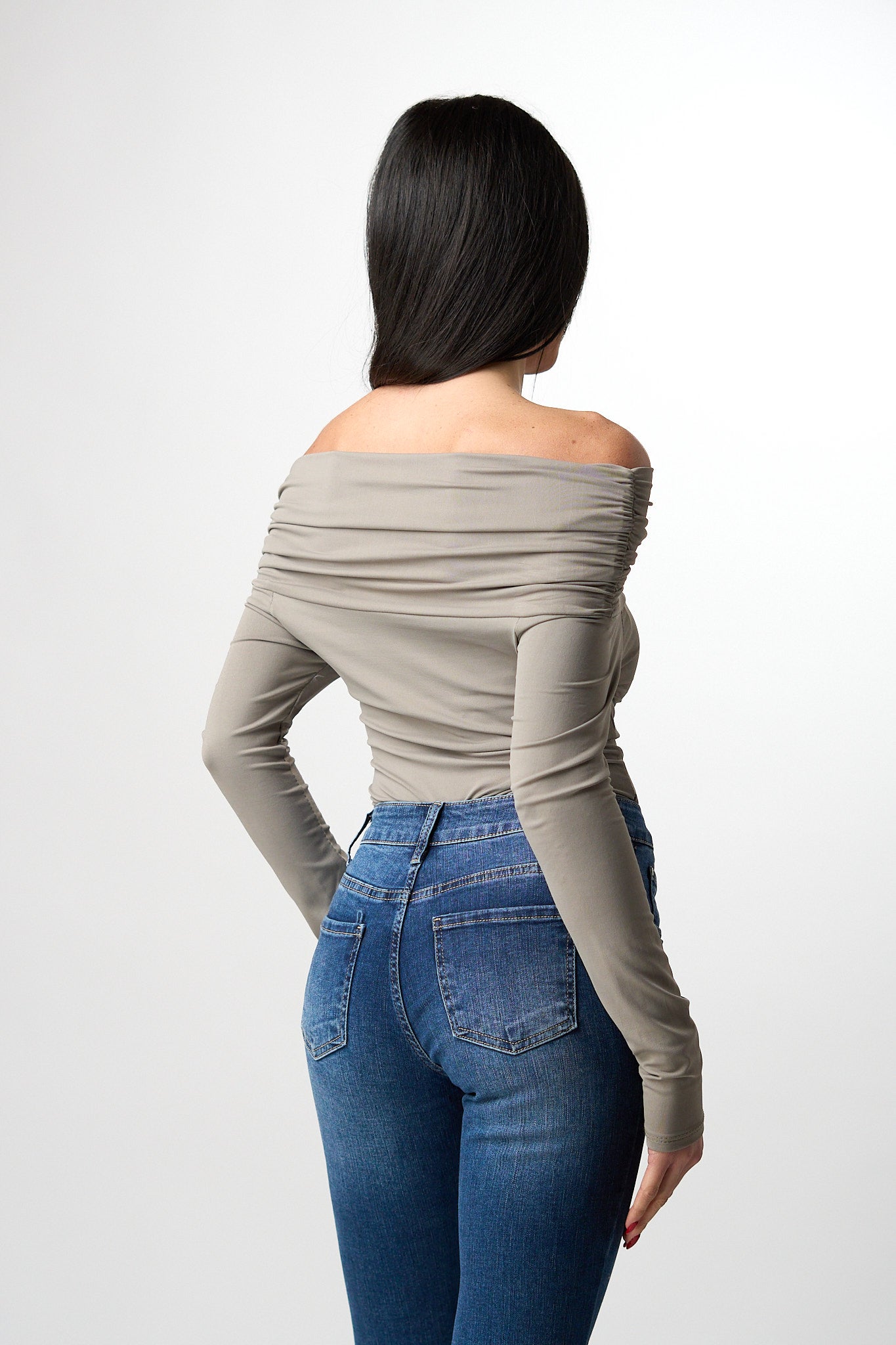 Body Offshoulder