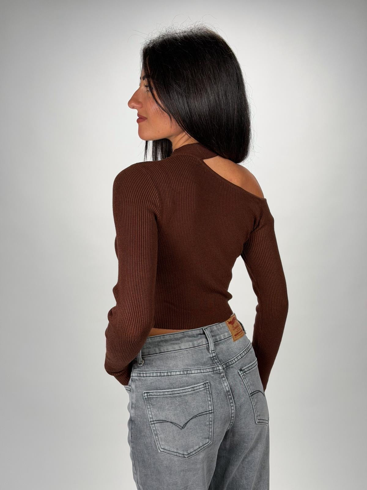Pullover Cut Out