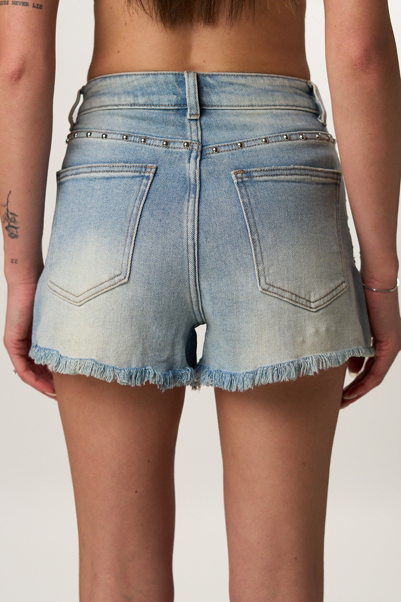 Shorts Borchiato