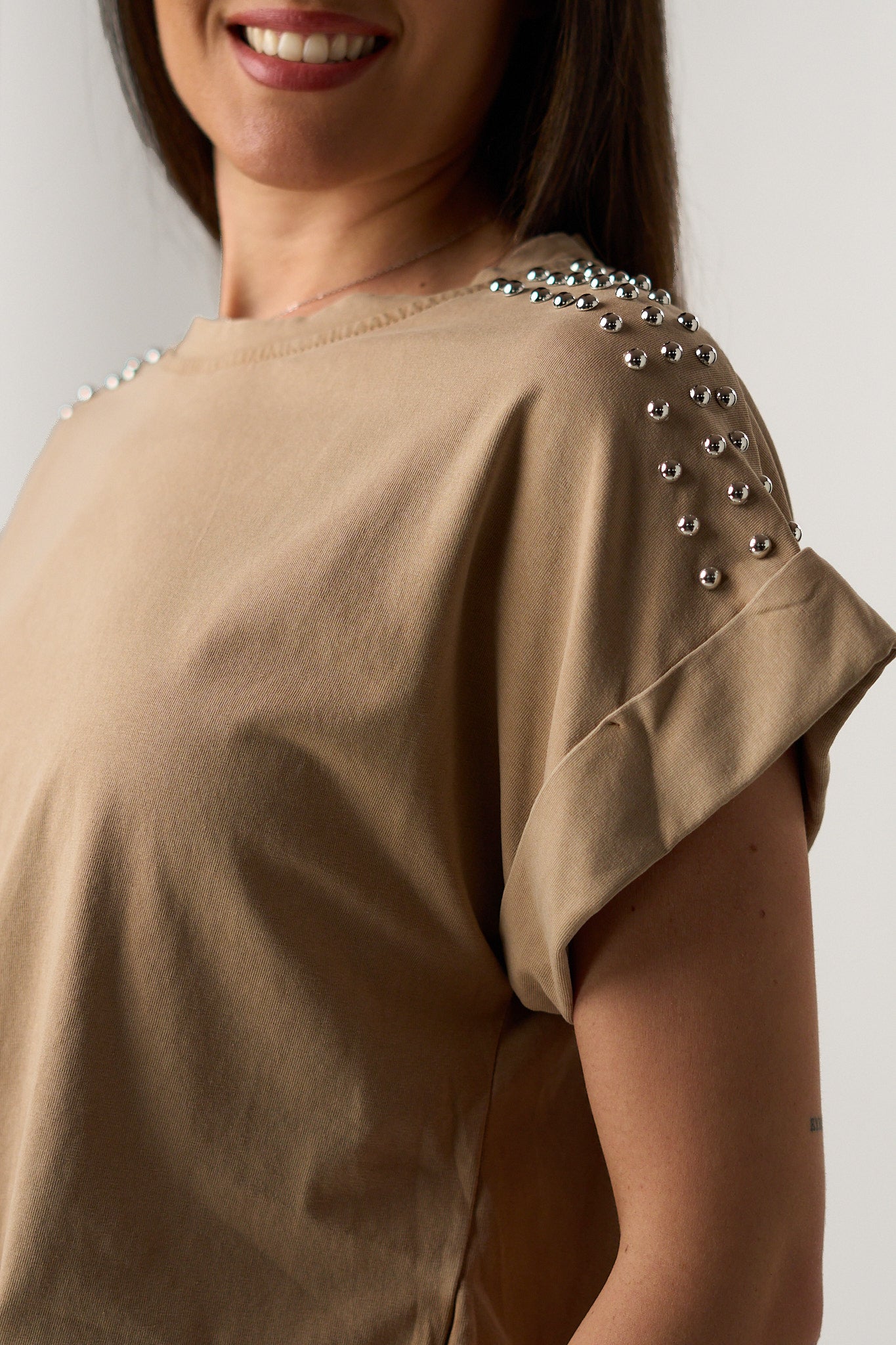 T-shirt con Borchie